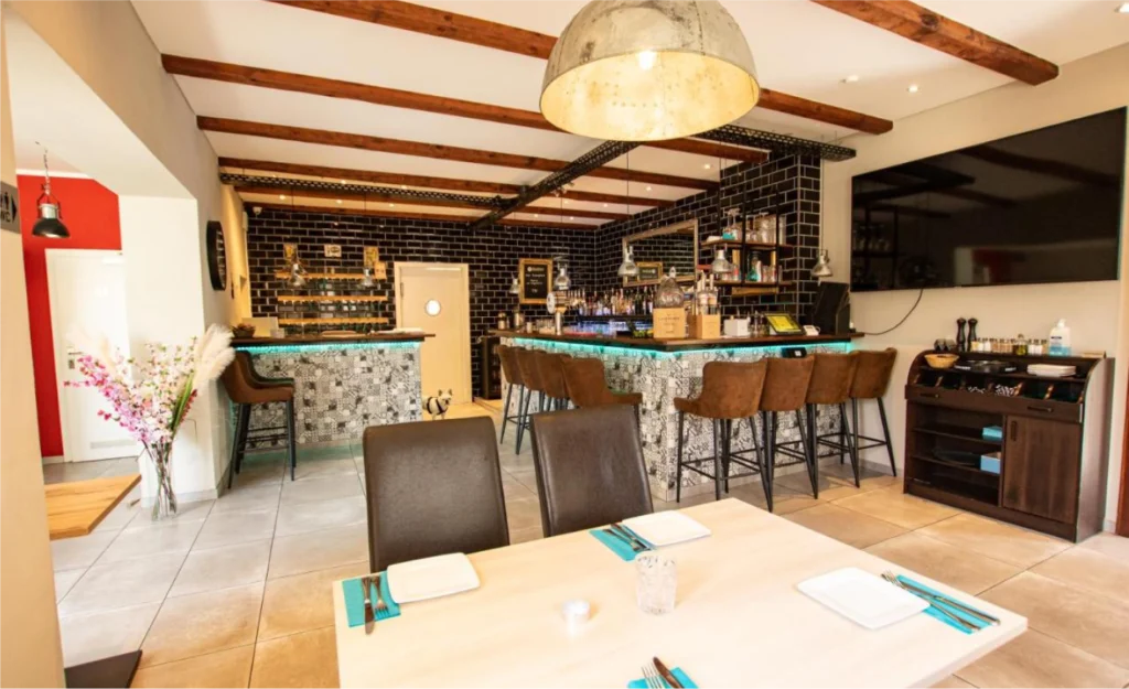 Bar & Restaurant